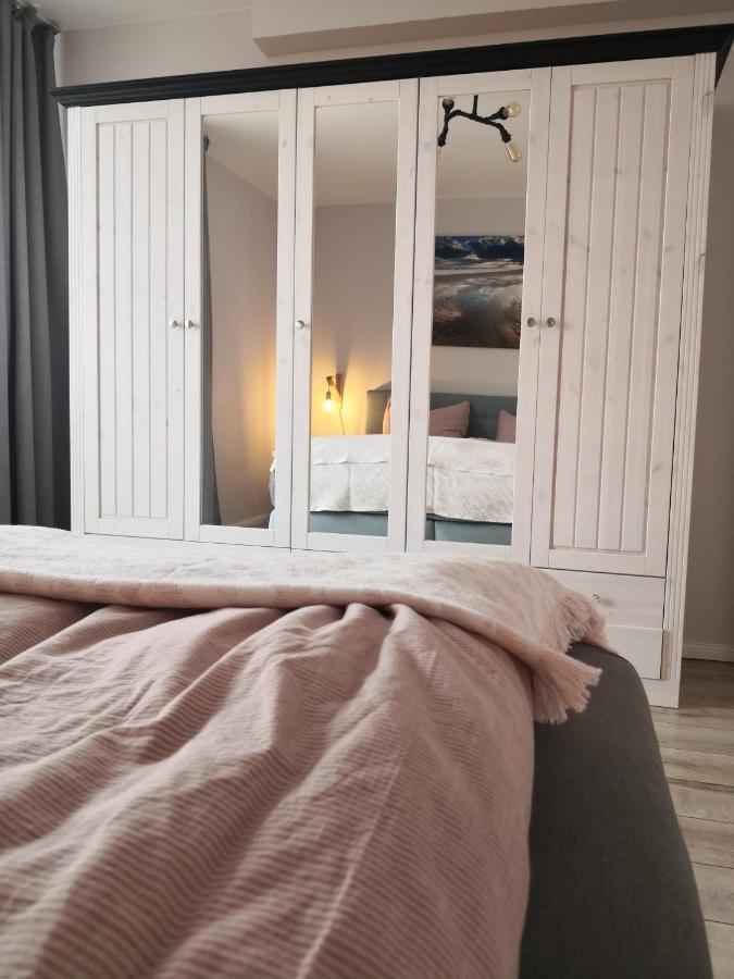 Ferienwohnung Fuer Grosse Familien Im Haus Akunak Busum Exterior photo