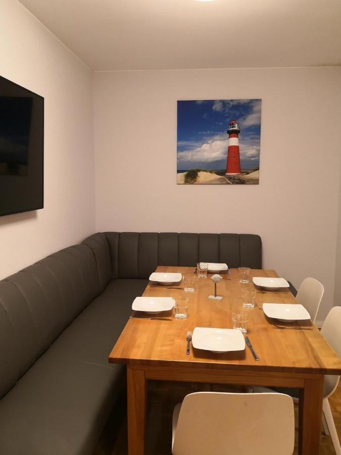 Ferienwohnung Fuer Grosse Familien Im Haus Akunak Busum Exterior photo